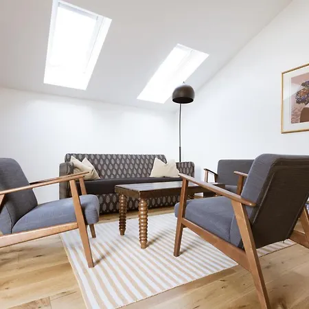 Schoene Wohnung Am Stadtrand Von Meran Valentinhof Exterior photo