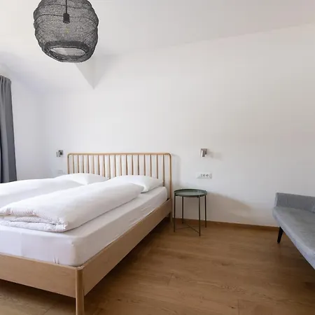 Schoene Wohnung Am Stadtrand Von Meran Valentinhof Exterior photo
