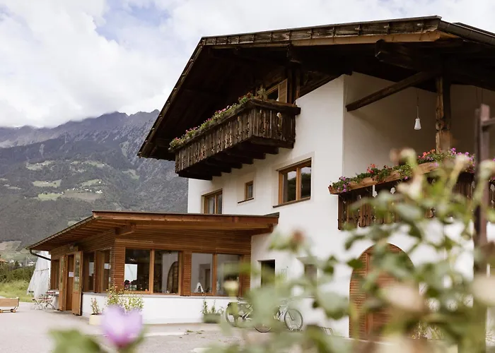 Schoene Wohnung Am Stadtrand Von Meran Valentinhof